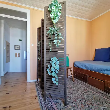 Casa Do Terraco By Madrabica Peniche