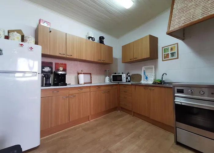 Casa Do Terraco By Madrabica Peniche