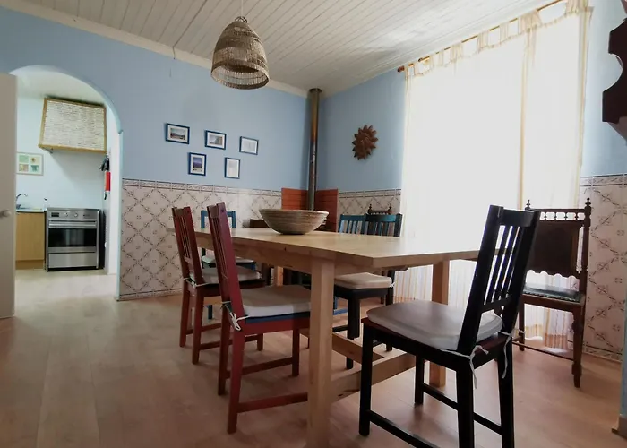 Holiday home Casa Do Terraco By Madrabica Peniche